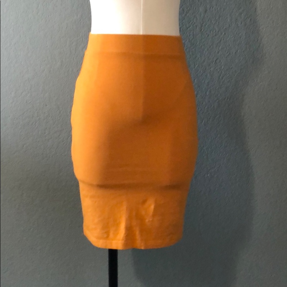 Mustard pencil skirt